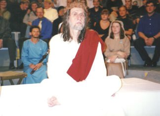 INRI CRISTO and disciples at Birte Karalus (RTL – Germany – December 1999)