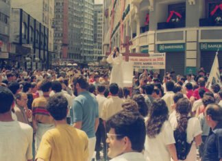 Comparação da Imagem de INRI CRISTO com o SUDÁRIO