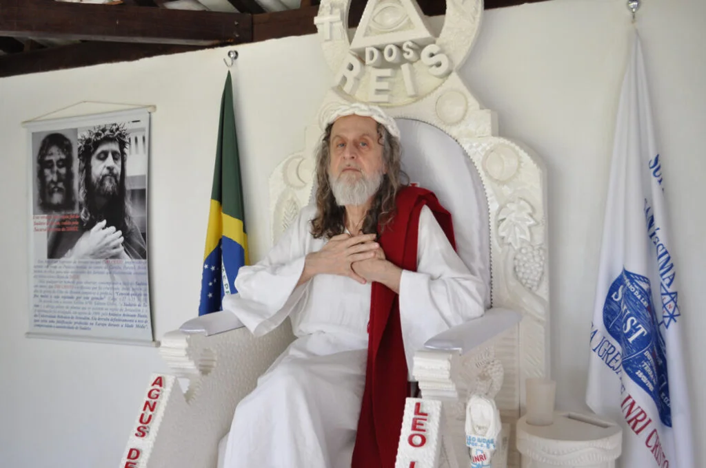 inri-cristo-altar-trono-brasilia