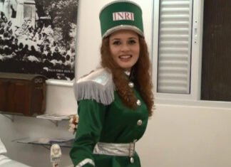 PARÓDIA DIVINA da canção “A Banda”, de Chico Buarque